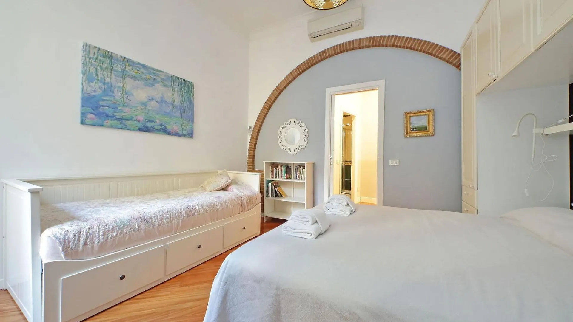 Apartment Capocci By Halldis Rome Italy