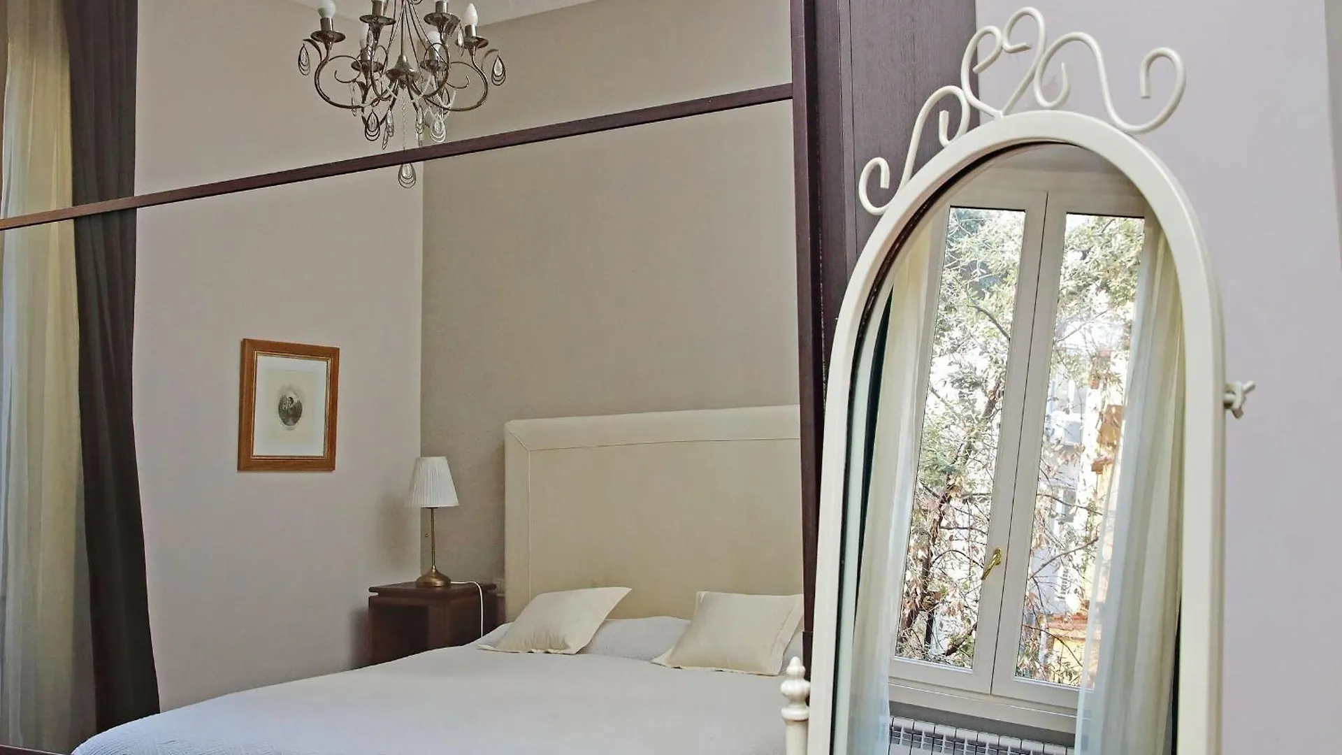 Capocci By Halldis Rome Apartment